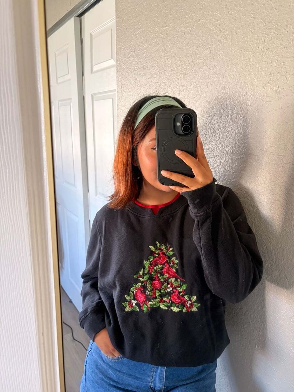 Vintage Liberty Lane Embroidered Cardinal Christmas Sweatshirt Size L